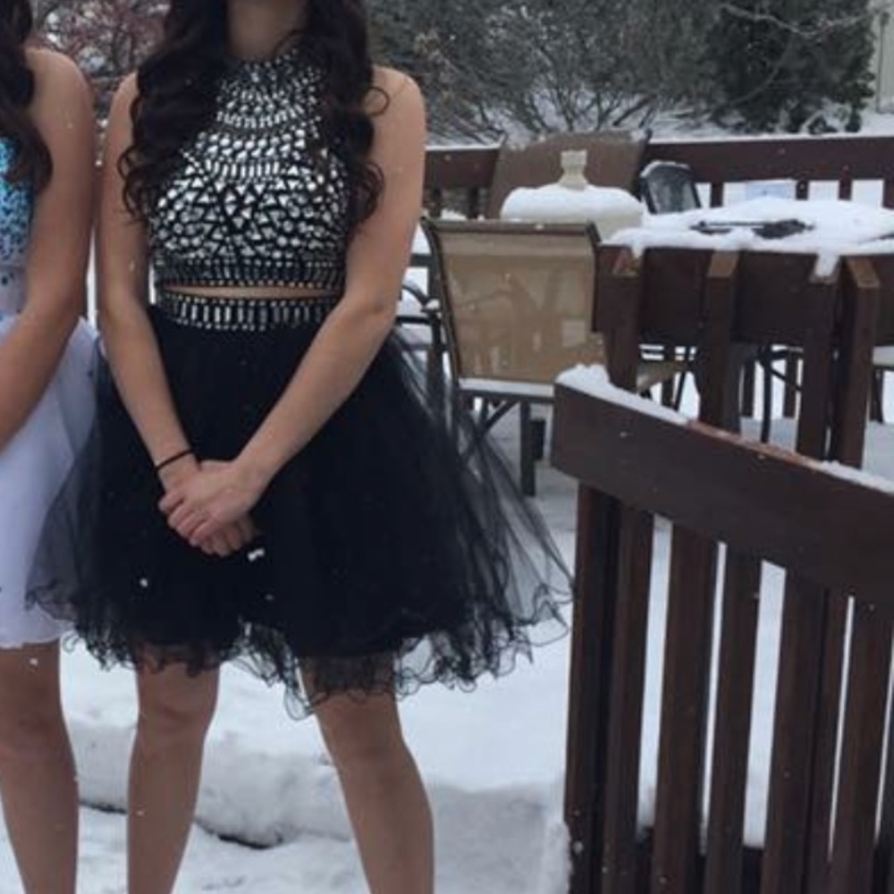 Two piece beaded short prom/formal dress! Size 6